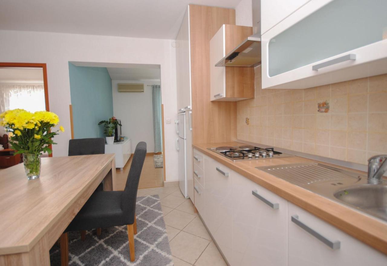 Apartment Tina Podstrana Eksteriør billede